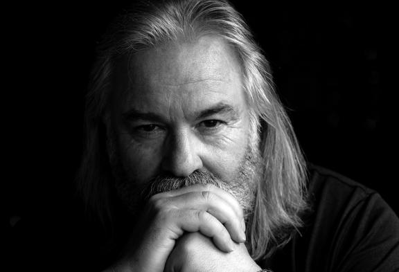 Artist Chuck Davis portrait.